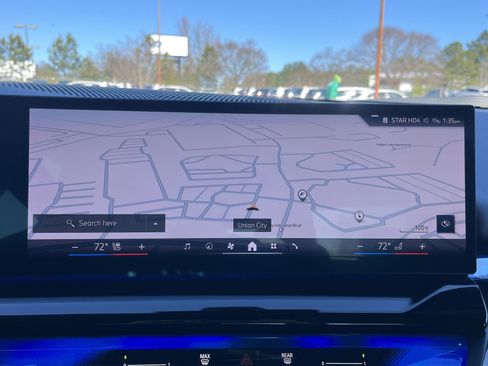 Used 2024 BMW i5 eDrive40i image 5