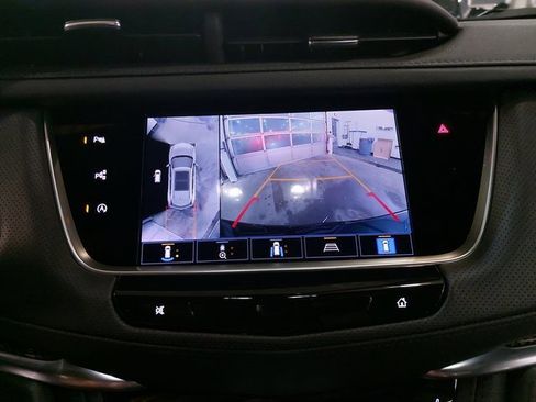 Used 2025 Cadillac XT5 Sportv w/ Technology Package image 23