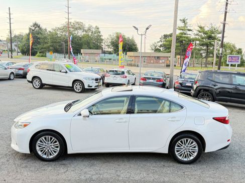 Used 2015 Lexus ES 350 w/ Luxury Package FWD image 7