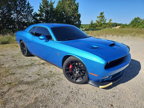 Used 2023 Dodge Challenger R/T Scat Pack w/ Plus Package RWD image 2