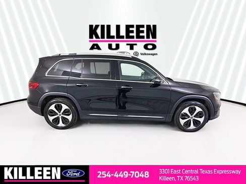 Used 2025 Mercedes-Benz GLB 250 w/ Exclusive Package image 9