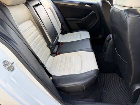 Used 2016 Volkswagen Jetta Sport w/ Lighting Package image 14