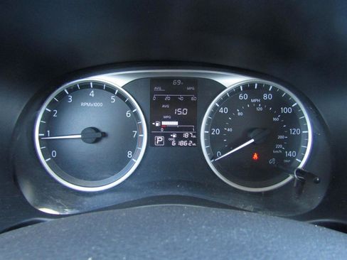 Used 2024 Nissan Kicks S FWD image 15