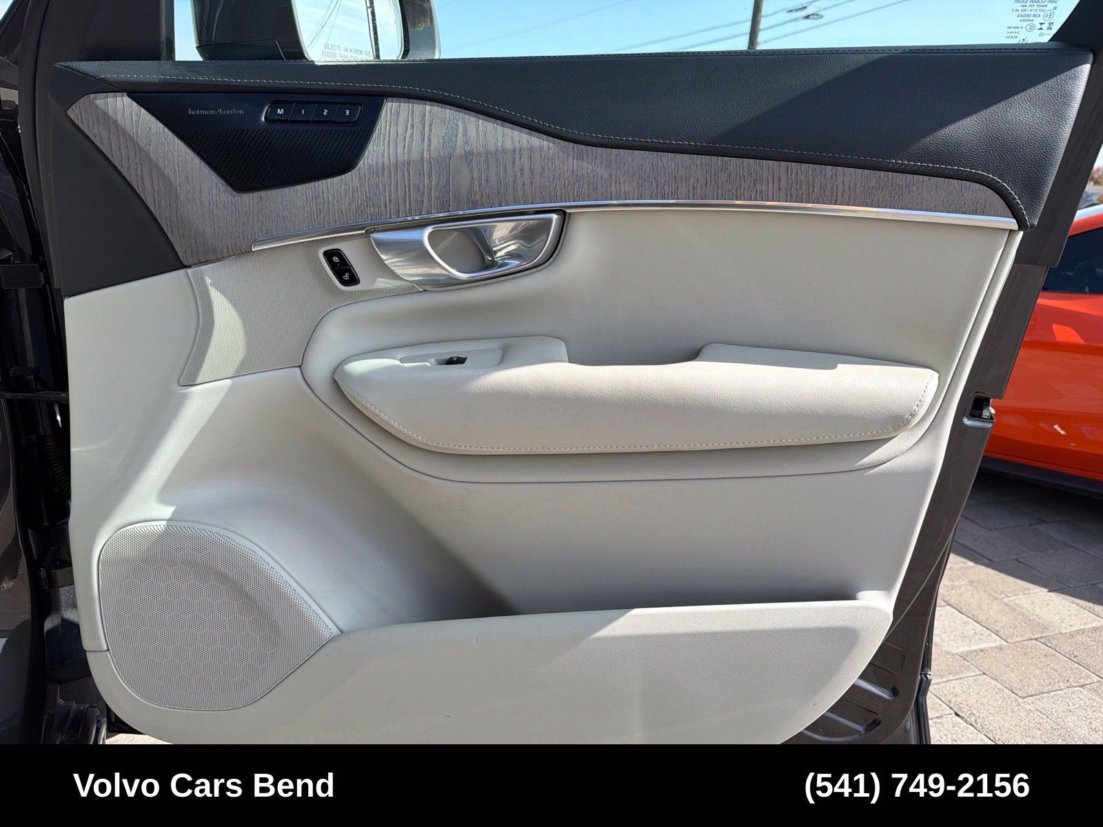 Used 2023 Volvo XC90 B6 Ultimate w/ Protection Package Premier AWD/4WD image 25