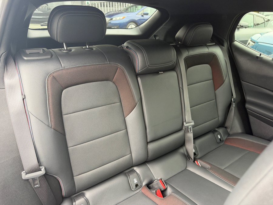 Used 2024 Chevrolet Equinox EV RS FWD image 38