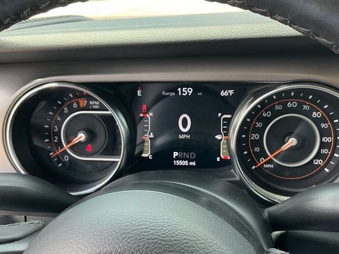 Certified 2022 Jeep Gladiator Sport AWD/4WD image 16