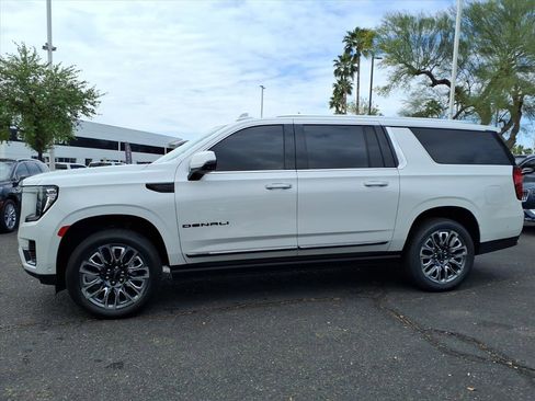 Used 2023 GMC Yukon XL Denali Ultimate image 8