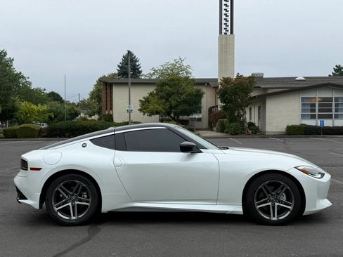 Used 2024 Nissan Z Sport w/ Floor Mat Package RWD image 6