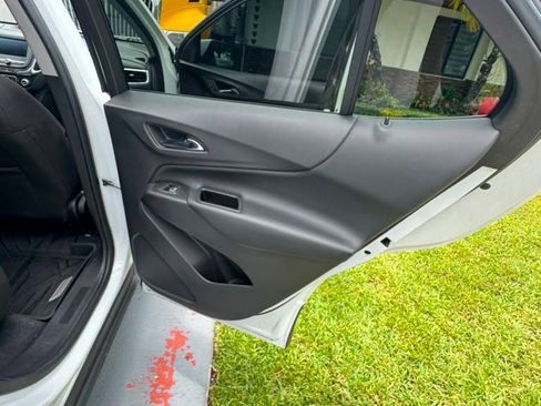 Used 2020 Chevrolet Equinox LT w/ LPO, Floor Liner Package FWD image 4