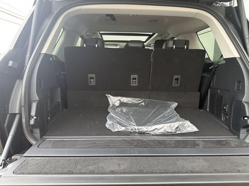 New 2027 Lincoln Navigator Reserve AWD/4WD image 12