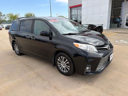 Used 2019 Toyota Sienna XLE w/ XLE Navigation Package
