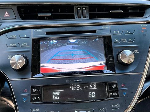 Used 2017 Toyota Avalon Touring FWD image 13