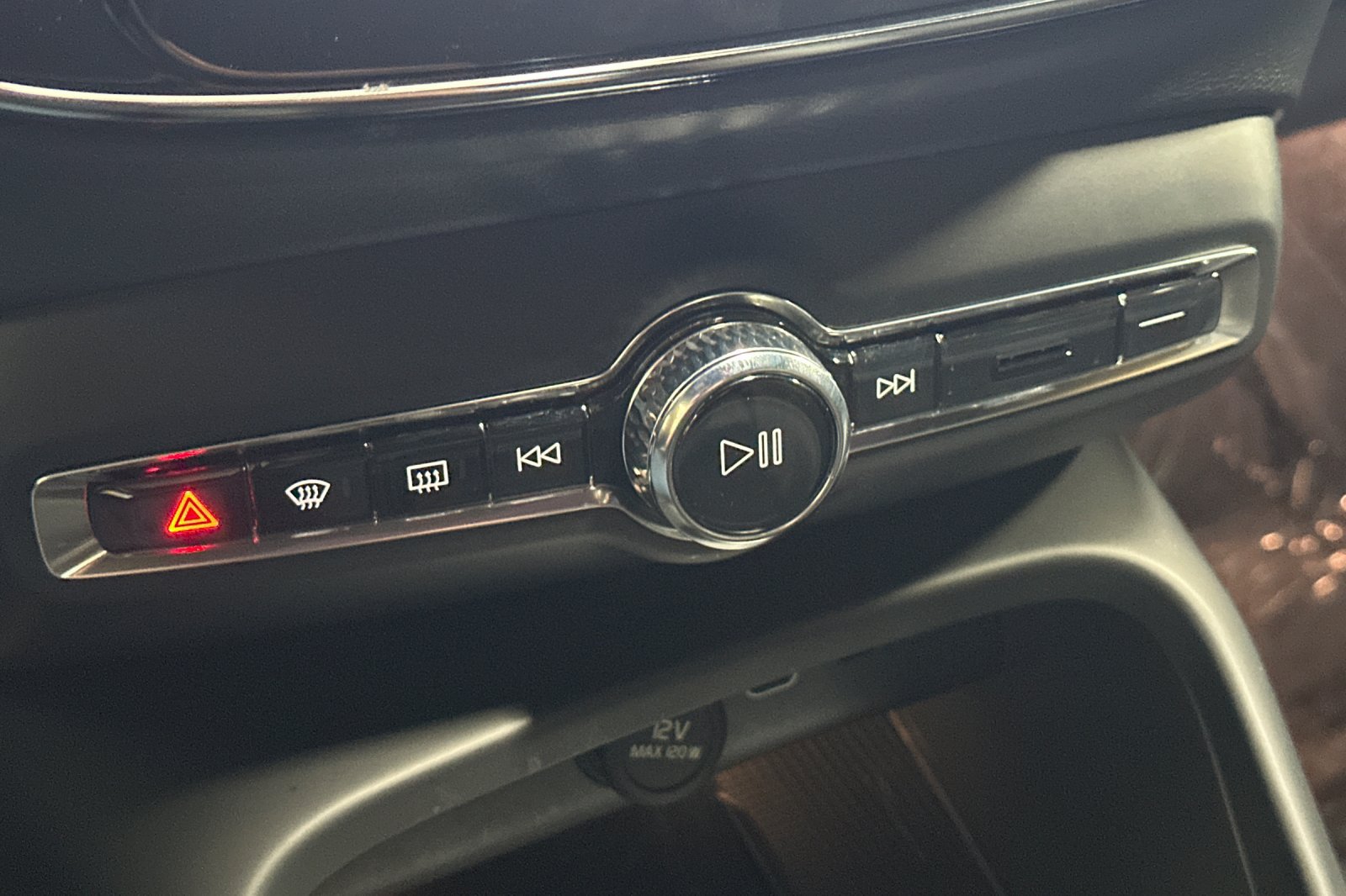 Certified 2023 Volvo C40 P8 Recharge Plus w/ Protection Package Premier AWD/4WD image 23