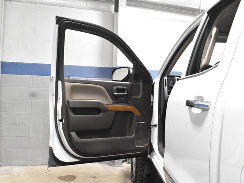 Used 2015 GMC Sierra 1500 SLT w/ SLT Preferred Package image 9