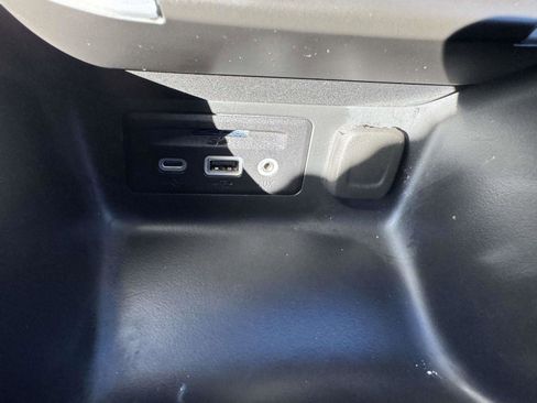 Used 2023 GMC Terrain SLT image 27