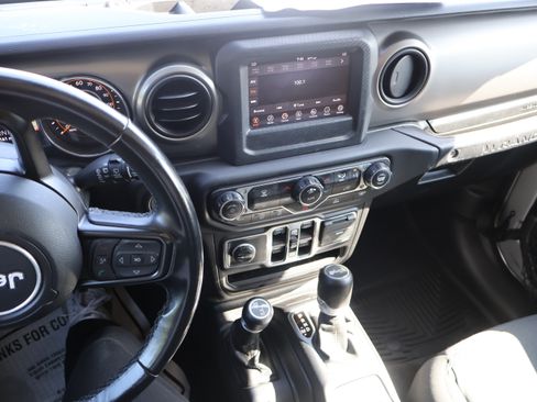 Used 2021 Jeep Wrangler Unlimited Sport AWD/4WD image 21