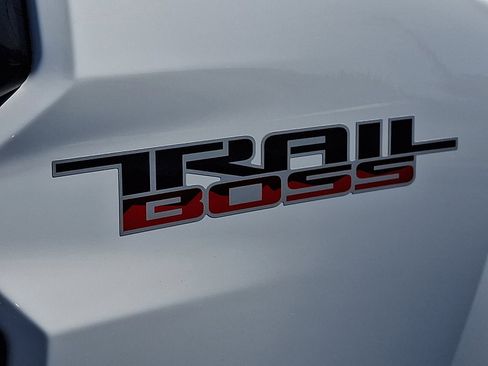 Used 2024 Chevrolet Colorado Trail Boss w/ Advanced Trailering Package AWD/4WD image 31