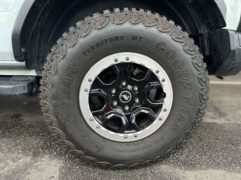Certified 2023 Ford Bronco Badlands w/ Sasquatch Package AWD/4WD image 10