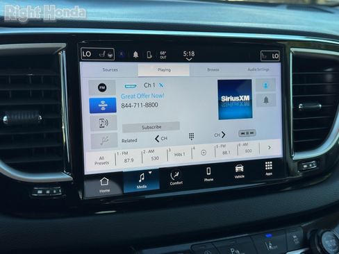 Used 2024 Chrysler Pacifica Touring-L image 27