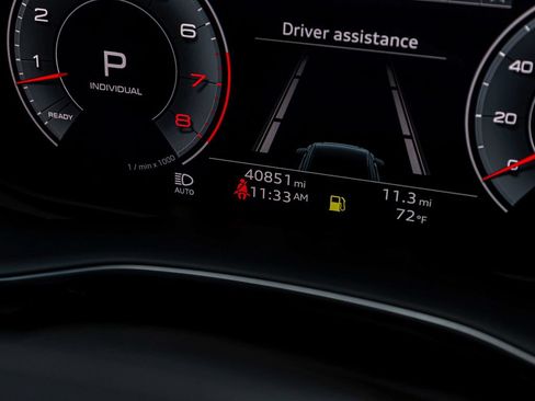 Used 2023 Audi Q8 Premium w/ Convenience Package AWD/4WD image 17