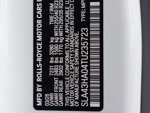 New 2026 Rolls-Royce Cullinan Black Badge image 30