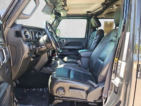 Used 2022 Jeep Wrangler Unlimited Sahara w/ Cold Weather Group AWD/4WD image 17