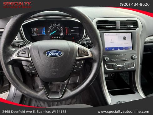 Used 2020 Ford Fusion SE image 15