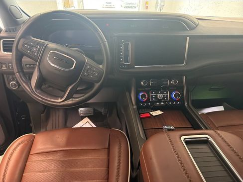 Used 2024 GMC Yukon Denali Ultimate AWD/4WD image 16