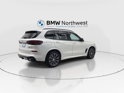 New 2026 BMW X5 xDrive40i w/ M Sport Package AWD/4WD image 3