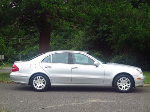 Used 2003 Mercedes-Benz E 320 Sedan image 5