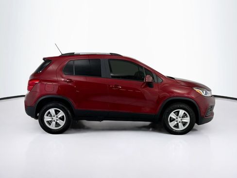 Used 2022 Chevrolet Trax LT w/ LT Convenience Package AWD/4WD image 4