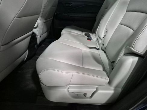 Used 2023 Honda Passport EX-L image 10