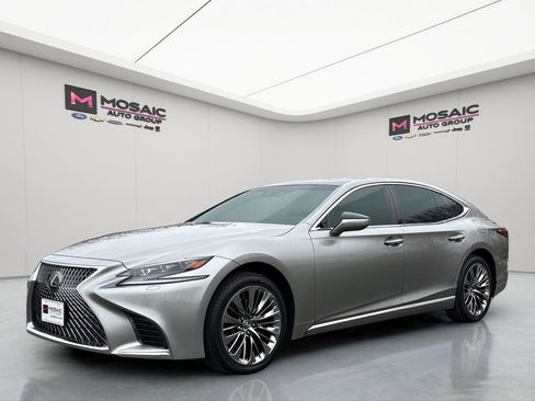 Used 2018 Lexus LS 500 AWD w/ Luxury Package image 3