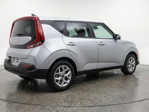 Used 2025 Kia Soul LX w/ LX Technology Package image 9