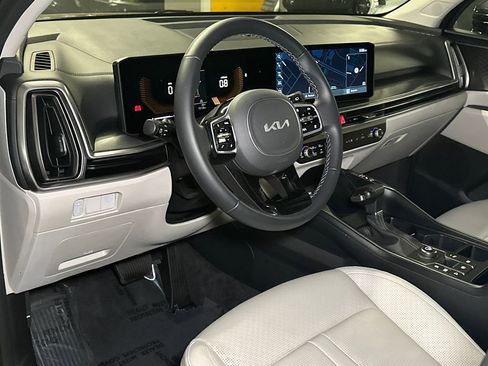 Certified 2025 Kia Sorento S w/ Panoramic Sunroof Package FWD image 23