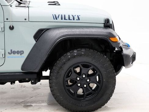 Used 2023 Jeep Wrangler Unlimited w/ Sun & Screen Package image 4