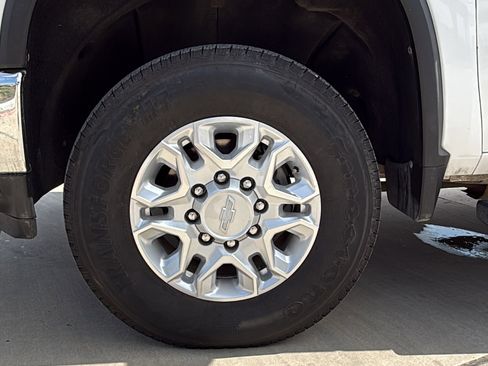Used 2020 Chevrolet Silverado 2500 LT w/ Z71 Off-Road Package AWD/4WD image 29