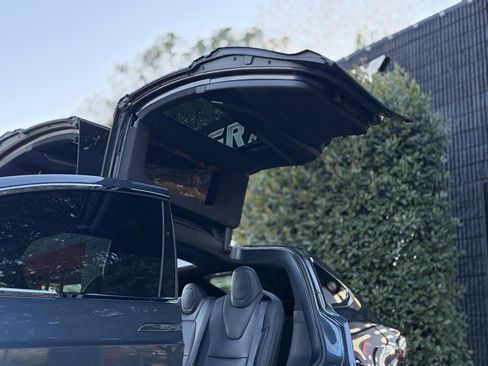 Used 2017 Tesla Model X P100D image 11