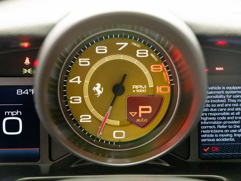 Used 2020 Ferrari 812 Superfast RWD image 22