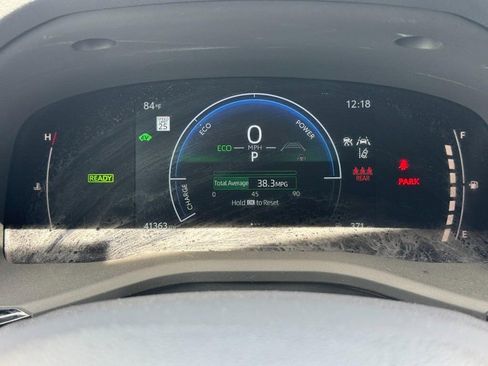 Used 2025 Toyota Camry LE image 19