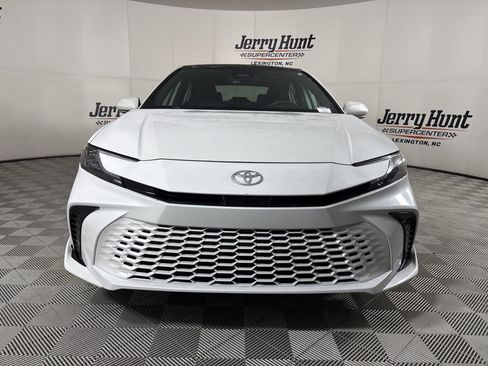 Used 2025 Toyota Camry XSE image 2
