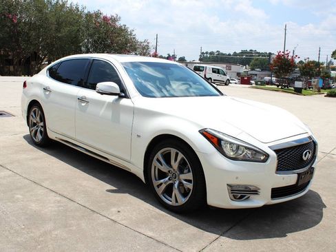 Used 2018 INFINITI Q70 L 3.7 RWD image 2