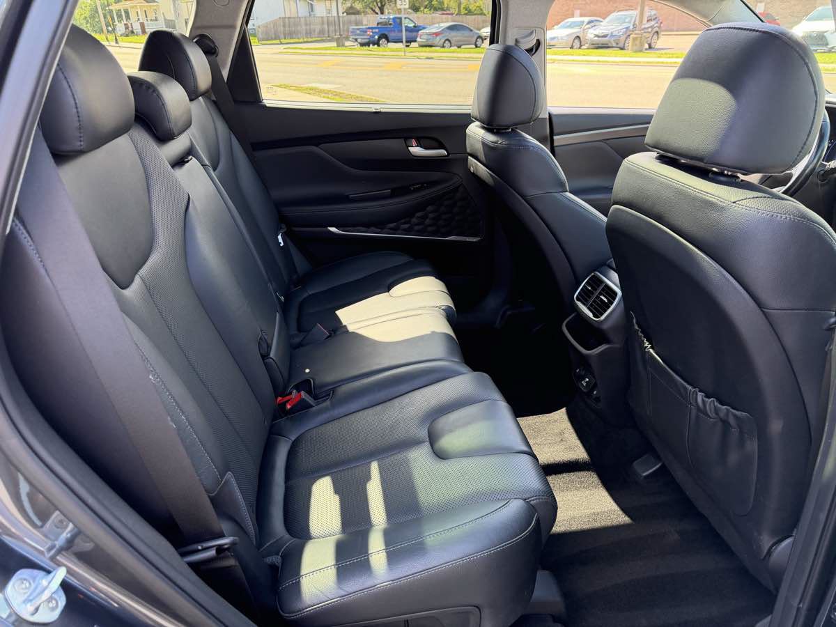 Used 2020 Hyundai Santa Fe Limited AWD/4WD image 16