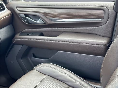 Used 2024 GMC Yukon XL Denali image 24