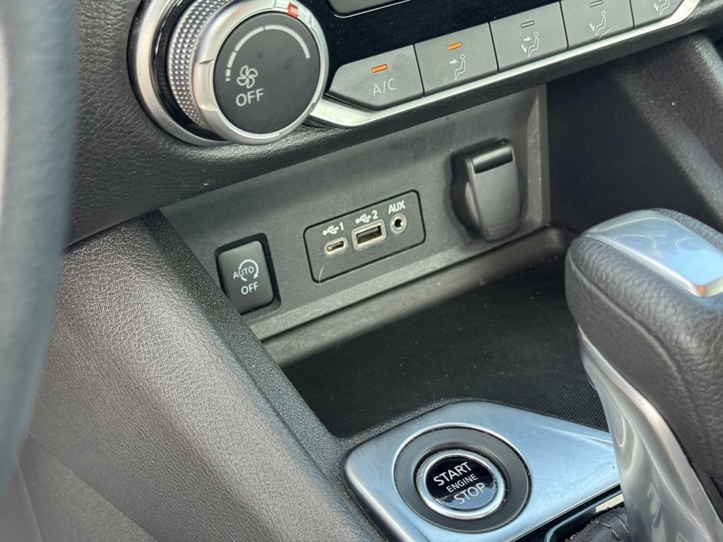 Used 2024 Nissan Sentra SV FWD image 22