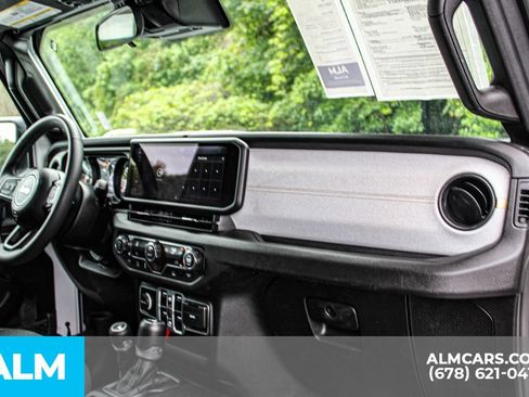 Used 2025 Jeep Wrangler Unlimited Sport AWD/4WD image 23