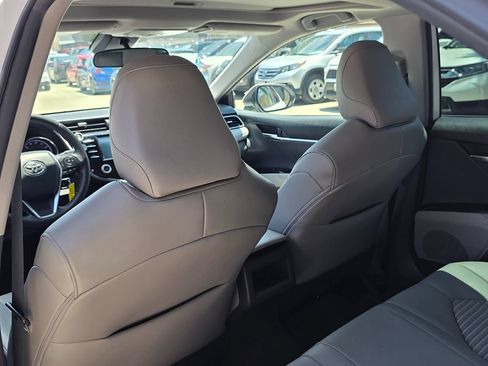 Used 2019 Toyota Camry SE w/ Carpet Mat Package FWD image 24