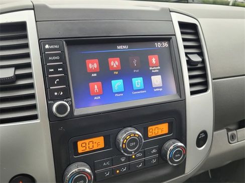 Used 2020 Nissan Frontier SV image 17