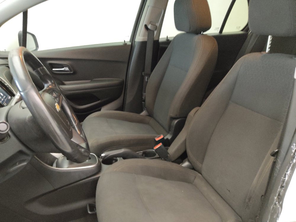 Used 2021 Chevrolet Trax LS w/ Tint and Cruise Package FWD image 17