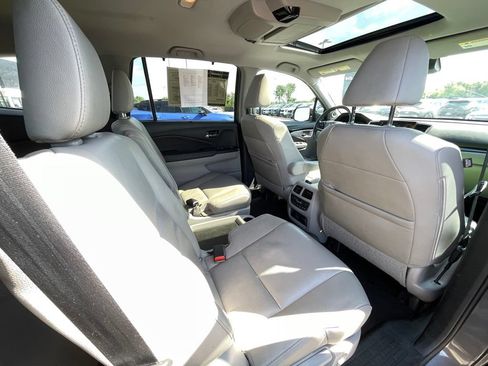 Used 2021 Honda Pilot Touring image 28
